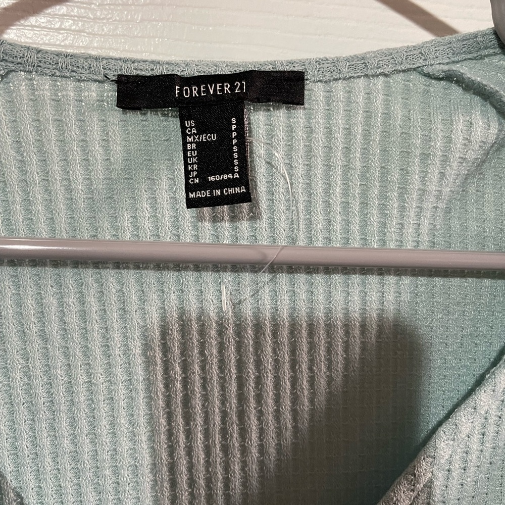 NWOT Sage Green Size Small long cuff bottoms sleeves - Picture 3 of 3